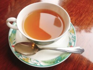 キームン紅茶をカップに注いだ様子。深みのある香りとまろやかな味わいが特徴